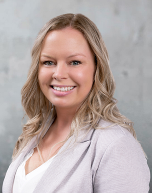Shelley Lewis Headshot